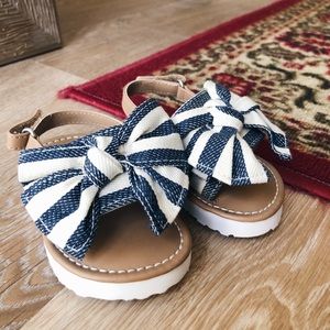 size 4 🌿 baby’s striped bow flatforms